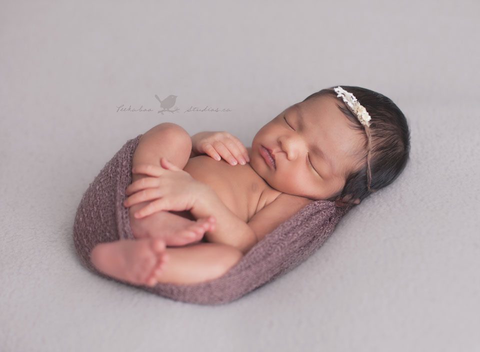 Peekaboo Studios Photography     Toronto Newborn Photographer