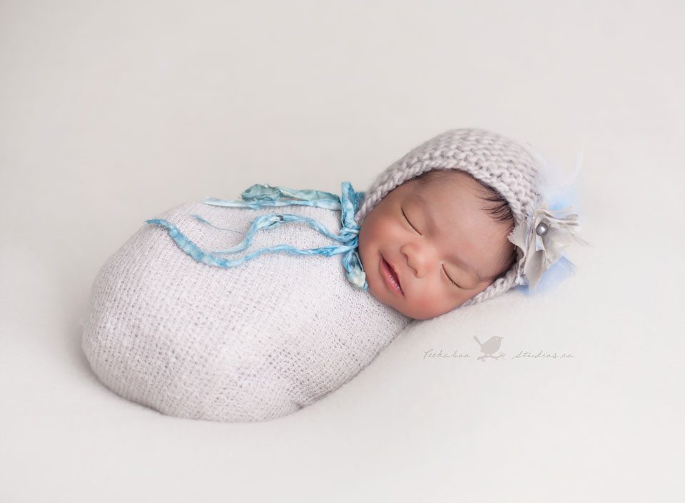 Peekaboo Studios Photography     Toronto Newborn Photographer