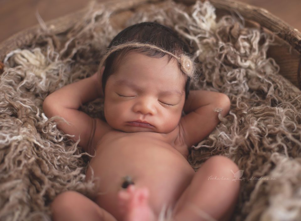Peekaboo Studios Photography     Toronto Newborn Photographer