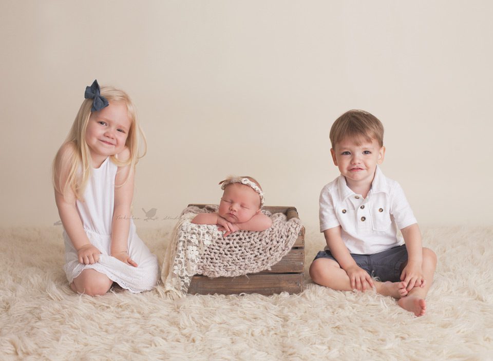 Toronto Newborn Photographer -Peekaboo Studios Photography